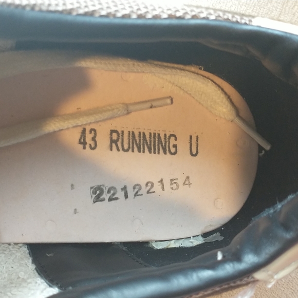 New Golden Goose Men's Lace Up Running Sneakers - Picture 11 of 14